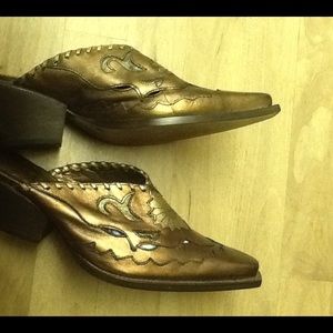 BCB Gold n Brown leather western mules 5.5M
